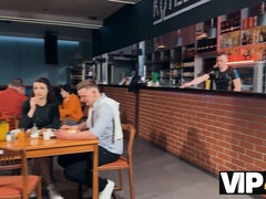 Morena, Engañando, Tetas naturales, Público, Gritar, Afeitado, Inodoro, Esposa