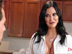 Постарше, Милф, В офисе