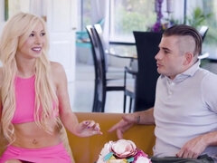 18 ans, Nana, Grosse bite, Blonde, Gorge profonde, Huilée, Chatte, Nénés