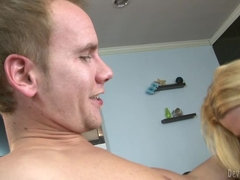 Grote mammen, Blond, Pijpbeurt, Oudere vrouw, Hardcore, Rijpe lesbienne, Moeder die ik wil neuken