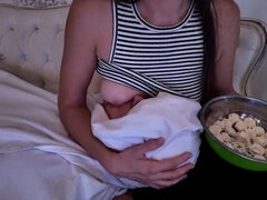 Grosse titten, Erotisch, Ehemann, Milf, Milch, Mutti, Nippel, Sohn