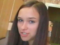 Leie, Arsch, Blasen, Braunhaarige, Handjob, Küche, Pov, Rasiert
