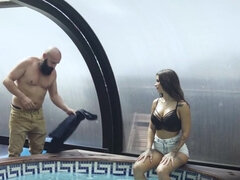 Spermaladung, Tanzen, Schwanz, Hd, Milf, Pool, Ablutschen, Titten