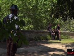 Chica, Garganta profunda, Dominación, Orgía, Al aire libre, Público, Nalgadas, Trio