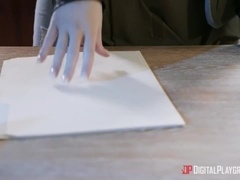 Bruinharig, Bedriegen, Stel, Lul, Sperma in gezicht, 1 man 2 vrouwen, Natuurlijke tieten, Kantoor