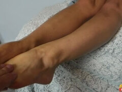 巨乳な, ディルド, 指いじり, 下着, オーガズム, パンティ, おもらし, おもちゃ