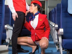 Grosse bite, Sucer une bite, Brunette brune, Hard, Léchez, Public, Chatte, Uniforme