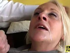 In den arsch, Arsch, Britisch, Aufs gesicht abspritzen, Fingern, Oma, Hd
