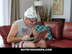 Gevangen, Sperma shot, Lul, Hardcore, Hd, Tatoeage, Tiener, Tieten likken