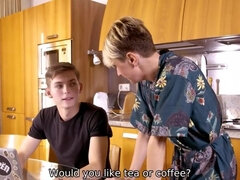 Blonde, Femme couguar, Léchez, Mature, Mère que j'aimerais baiser, Chevaucher, Jarretelles, Nénés