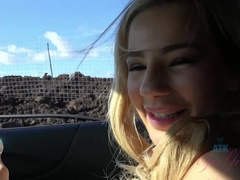 Leie, Strand, Blondine, Freundin, Rock, Tätowierung, Scherzbold, Titten