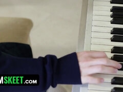 Small nasty blondie girl Sammie Daniels needs dick vibration to work hard on her piano abilities