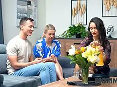 Grote lul, Bruinharig, Hd, Rijpe lesbienne, Moeder die ik wil neuken, Moeder, Zwanger, Schreeuwen