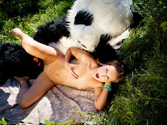 Brunette fuck in the woods toy panda