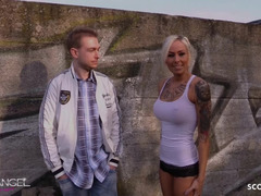 18 jaar, Blond, Pijpbeurt, Sperma in gezicht, Duits, Hardcore, Openbaar, Tiener