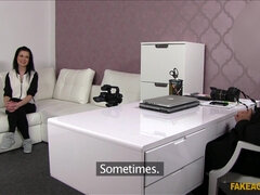 Sucer une bite, Brunette brune, Branlette thaïlandaise, Fait maison, Naturelle, Bureau, Réalité, Pute