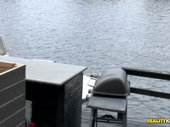 Amateur, Beauté, Sucer une bite, Brunette brune, Tir de sperme, Fille latino, De plein air, Nénés