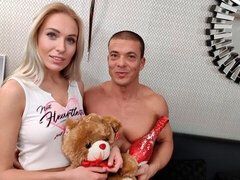 Blondine, Blasen, Freund, Hundestellung, Masturbation, Rasiert, Jungendliche (18+), Spielzeuge