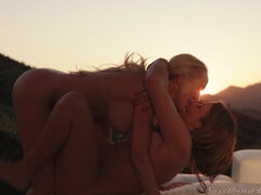 Leger, Lieveling, Grote mammen, Blond, Zoenen, Moeder die ik wil neuken, Doordringend, Kut duiken