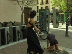 Anal, Sucer une bite, Bondage, Femelle, Humiliation, Public, Esclave, Voyeur