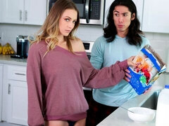 Culo grande, Verga grande, Rubia, Mamada, Estilo perrito, Cocina, Tetas naturales, Tetas