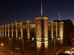 Bruinharig, Rondborstig, Fetisj, Hardcore, Vernedering, Latijnse vrouw, Openbaar, Tieten likken