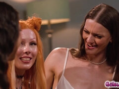 茶髪の, カップル, 顔面騎乗, キス, 下着, オマンコ, 剃毛, ストッキング