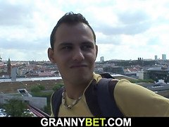 Брюнетки, Бабушки, Зрелые, Милф, Натуральные сиськи, Киски, Реалити, Мачеха