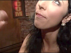 Amateur, Sucer une bite, Homme nu et filles habillées, Compilation, Groupe, Branlette thaïlandaise, Orgie, Fête