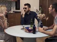 In den arsch, Blasen, Aufs gesicht abspritzen, Familie, Latina, Transfrau