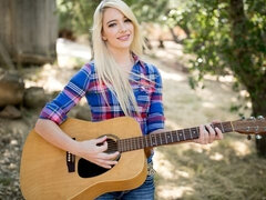 Vingeren, Zoenen, Likken, Masturbatie, Kut duiken, Strippen, Tiener, Tieten likken