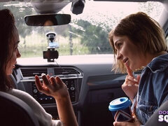 Grosser arsch, Hundestellung, Fingern, Milf, Rasiert, Entkleiden, Tätowierung, Titten