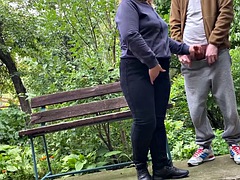Kont, Mooie dikke vrouwen, Grote mammen, Sperma shot, Handbeurt, Spijkerbroeken, Buiten, Openbaar