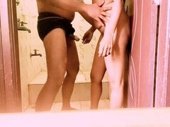 Enthousiasteling, Badkamer, Sperma, Sperma shot, Huisgemaakt, Indisch, Orgie, Kousen