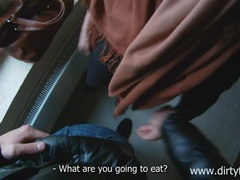 Sucer une bite, Lunettes, Branlette thaïlandaise, Pov, Rousse roux, Timide, Adolescente