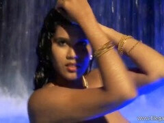 Poilue, Indienne, Maman, Nue  à poil, Chatte, Timide, Softcore, Jarretelles