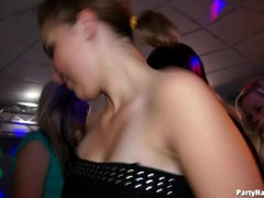 Amateur, Gros seins, Blonde, Homme nu et filles habillées, Dansant, Collant, Jarretelles, Echangistes