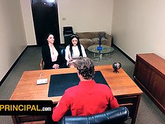 Grote kont, Sperma shot, Hondjeshouding, Fetisj, Rijpe lesbienne, Moeder die ik wil neuken, Rok, Trio