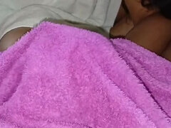 18 jahre, Betrug, Erstes mal, Handjob, Selbstgemacht, Indisch, Stiefmutter, Ehefrau