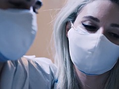 カップル, イく瞬間, エロティック, 彼女, グローブ, 手コキする, 下着, タトゥー
