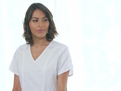 Asiatisch, Tussi, Grosser arsch, Lecken, Massage, Natürlichen titten, Muschi, Titten