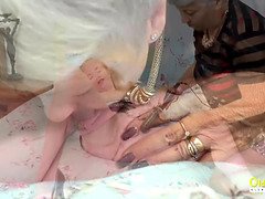 Grosse titten, Geile alte tussi, Dildo, Fingern, Riesendildo, Lesbisch, Masturbation, Spielzeuge