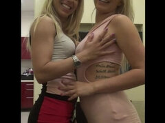 Grosser arsch, Grosse titten, Blondine, Blasen, Handjob, Hd, Pov, Flotter dreier