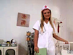 Anal, Sucer une bite, Brunette brune, Médecin, Européenne, Doigter, Domestique, Adolescente