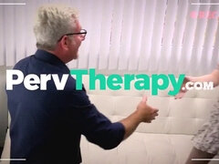 18 jaar, Blond, 1 man 2 vrouwen, Vingeren, Hardcore, Keuken, Stiefmoeder, Taboe