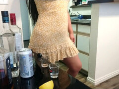 Latina, Mucama, Montar