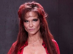 着衣女と全裸男, 衣服着たままセックス, のぞき穴, ヒール, 公共, 赤毛, ストッキング, タトゥー