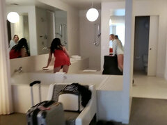 Brunette brune, Voiture, Queue, Naturelle, Petite femme, Chatte, Adolescente, Plan cul à trois