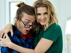 Cul, Gros cul, Grosse bite, Gros seins, Sucer une bite, En levrette, Mère que j'aimerais baiser, Cheveux courts