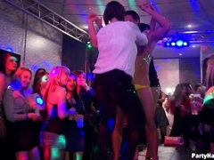 18 años, Verga grande, Mamada, Interracial, Cuero, Lencería, Pantaletas, Intercambio de parejas